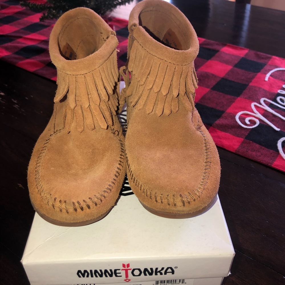COPY - Girls Minnetonka ankle boots